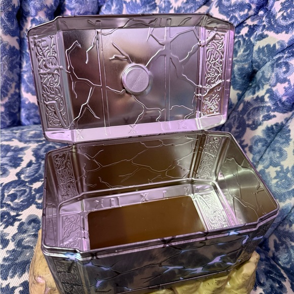 Marvel Thor Hammer Popcorn Bucket - Picture 3 of 3